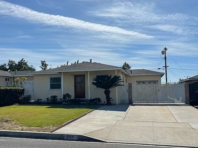 653 Molinar Ave
