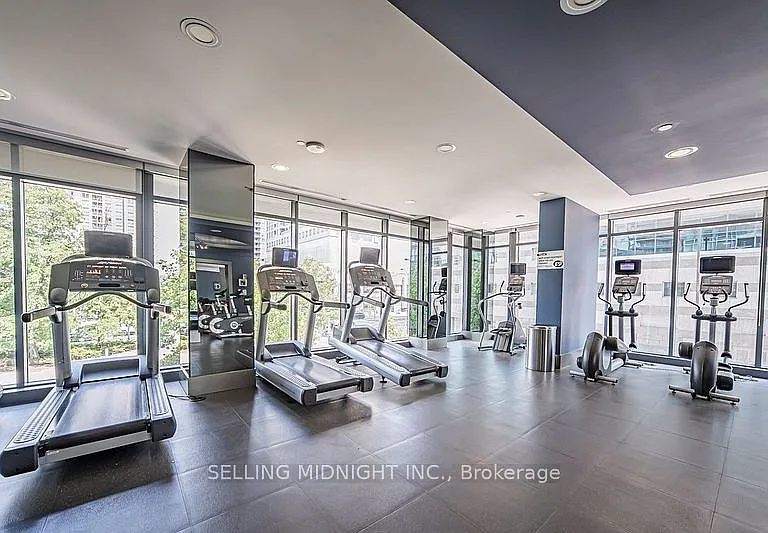 5162 Yonge St #Penthouse 301 — Photo 21