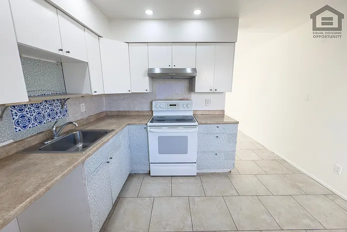 308 E Vogel Ave #4 — Photo 12
