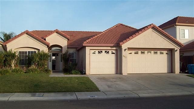 882 Ida Way - Front of Home