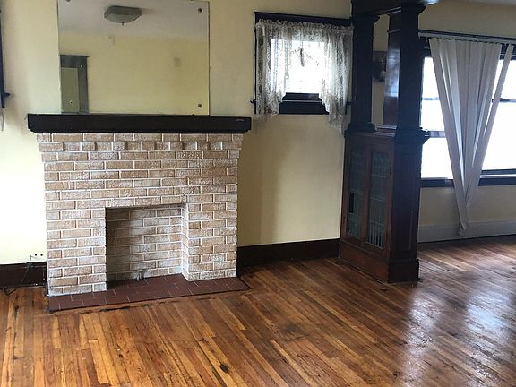 4th image of 2417 Bailey Ave