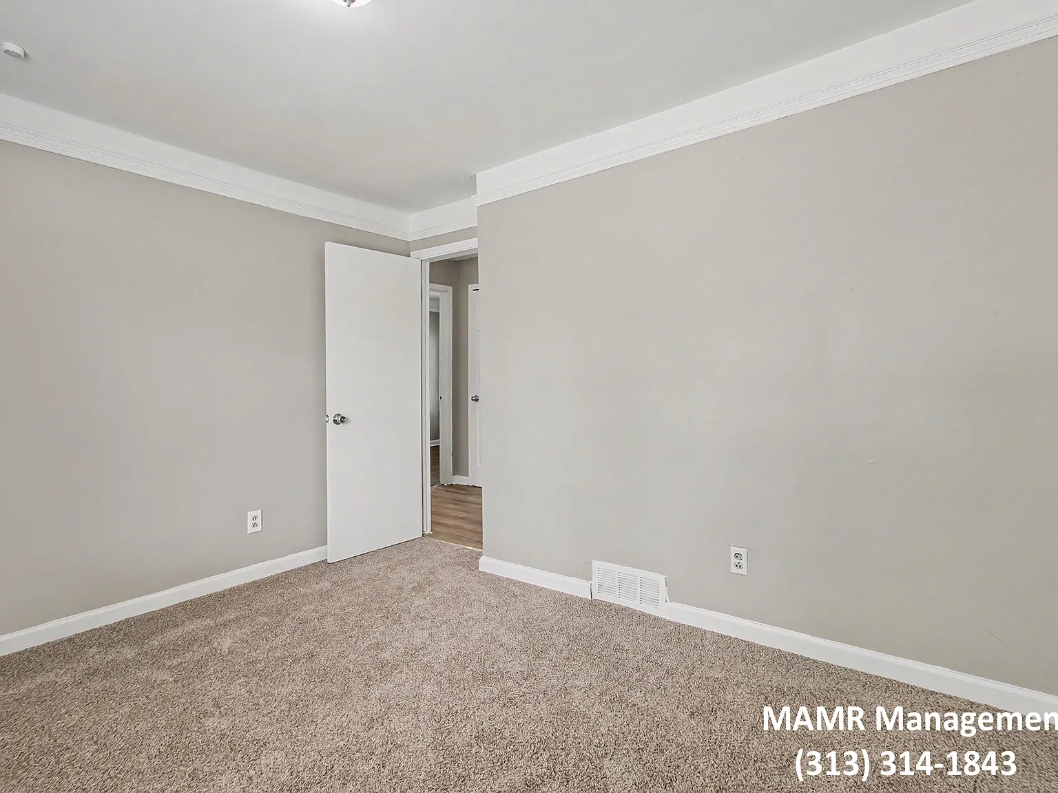 3 bed, 995 sqft, $1,200 — Photo 3