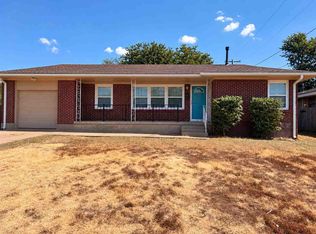 305 NW 40th St, Lawton, OK 73505