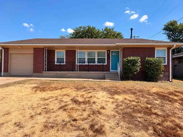 305 NW 40th St, Lawton, OK 73505