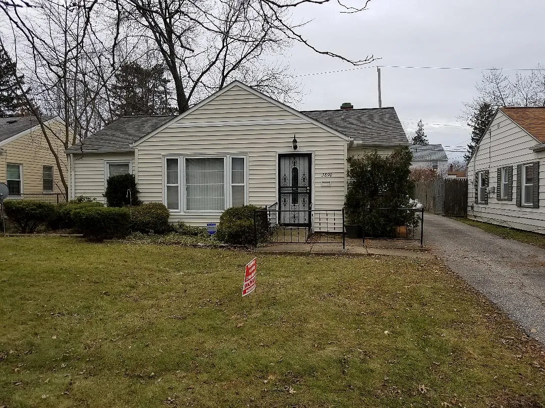 3890 Wendy Dr photo 1