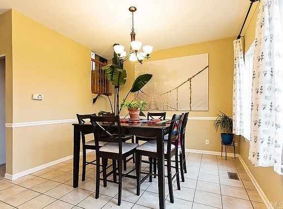 5th image of 2130 Rebecca Cir