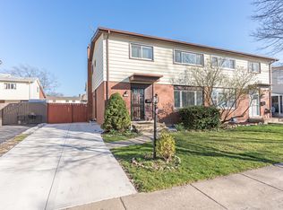 9277 N Courtland Dr, Niles, IL