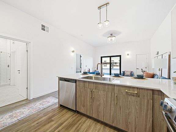 4th image of 112 Webster St #215
