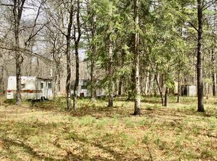 W13188 Grouse Ln, Crivitz, WI 54114