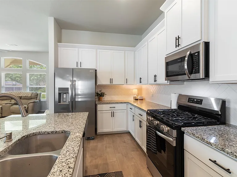 1262 Gainesville Dr — Photo 14