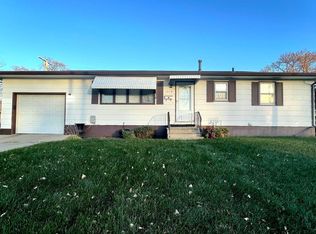 1219 S Newton Ave, Albert Lea, MN 56007