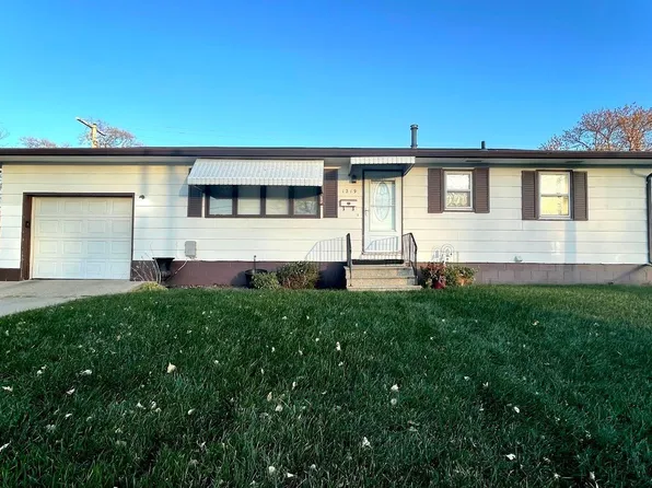 1219 S Newton Ave, Albert Lea, MN 56007