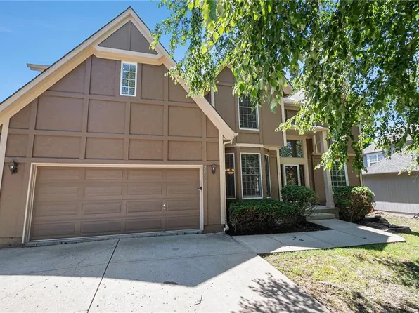 22113 W 52nd St, Shawnee, KS 66226