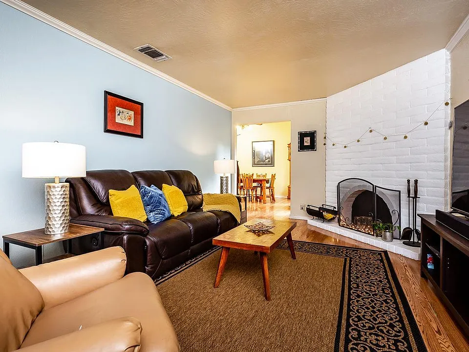 2734 Hurley Way
