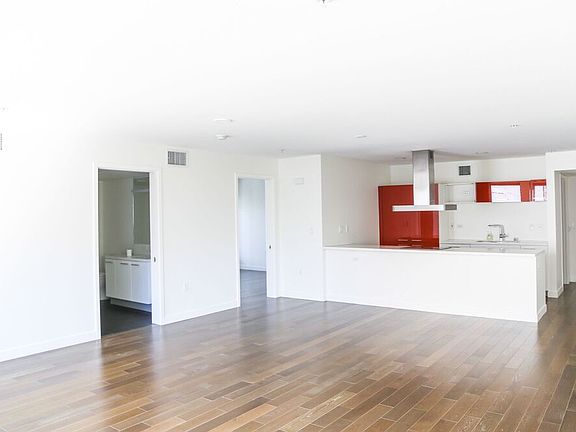 4th image of 901 S Flower St Unit 516