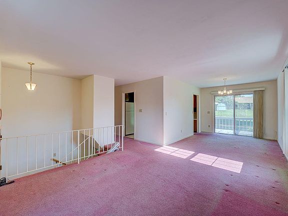 5th image of 707 Moran Ave