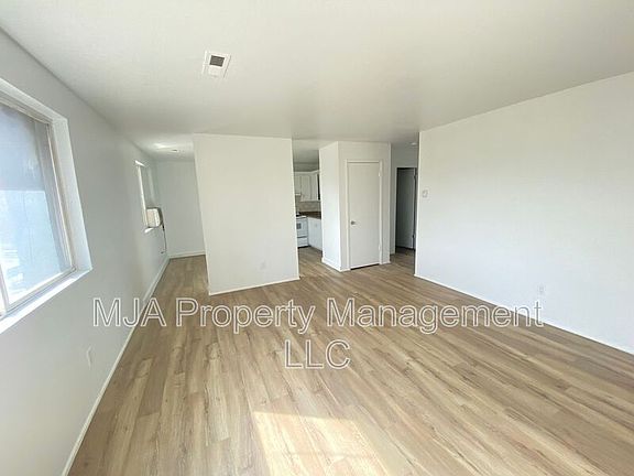 3rd image of 2517 S Lakecrest Dr APT 1