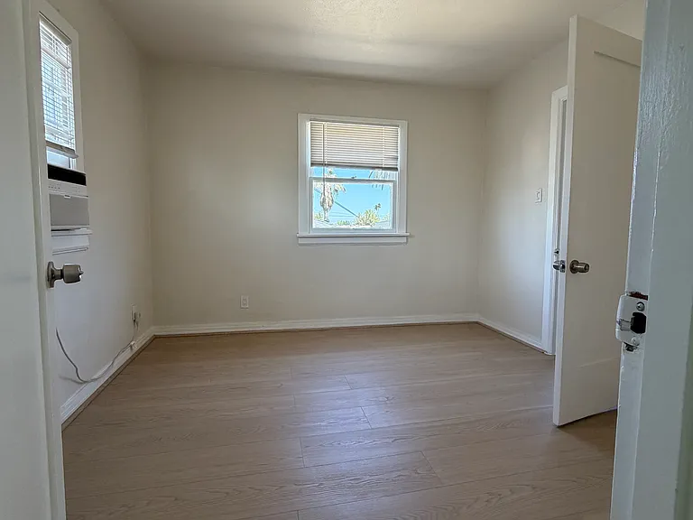 37 N Greenwood Ave — Photo 4