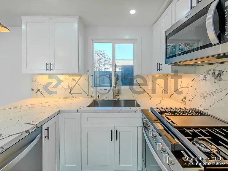 3937 Redwood Ave #A — Photo 8