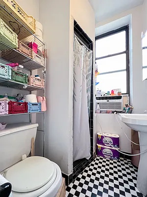 Rented by Compass | media 21