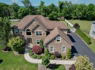 5572 Covenant Ct, Allentown, PA 18106