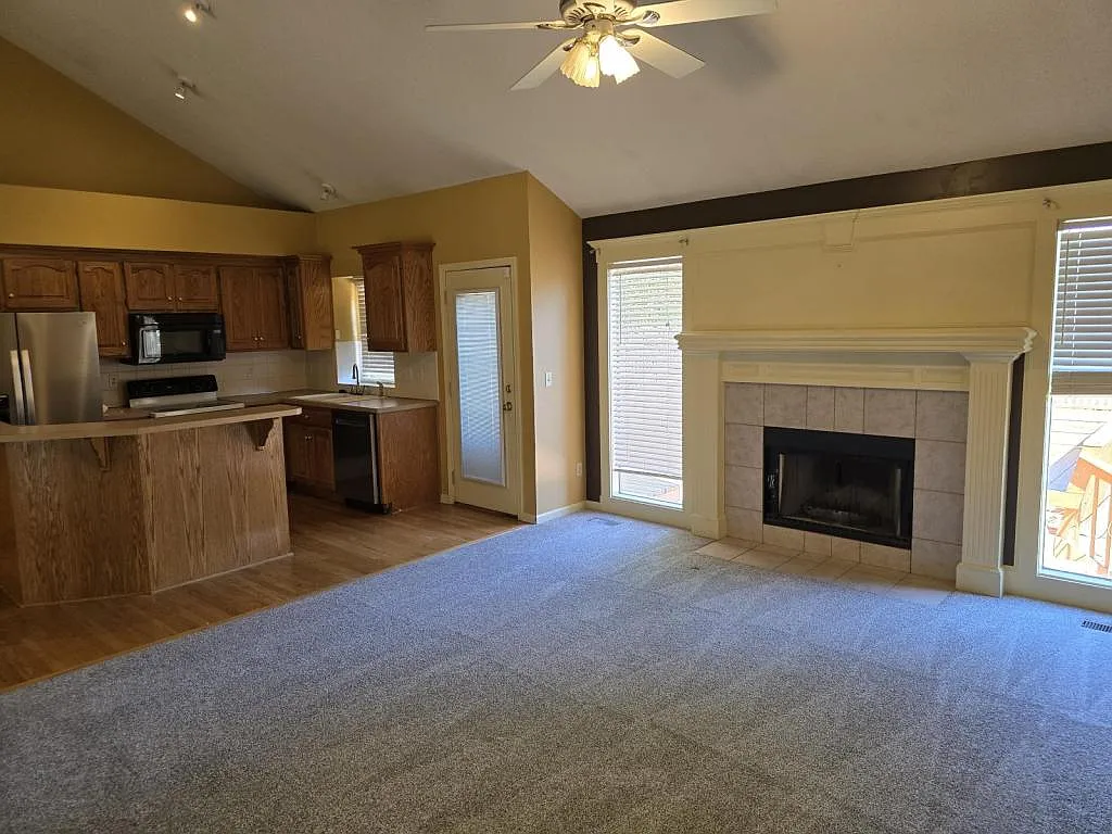 7709 N Mersington Ave — Photo 2
