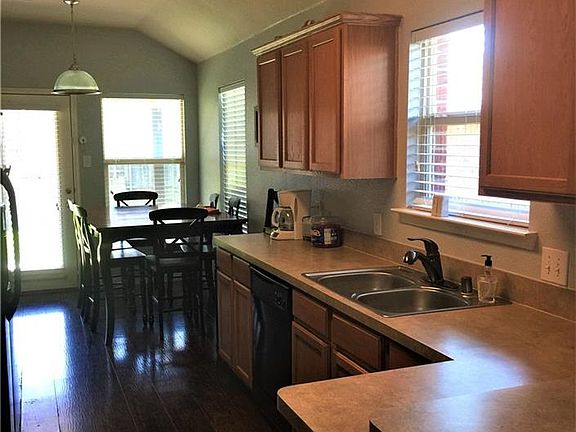 2nd image of 4021 Houston Dr