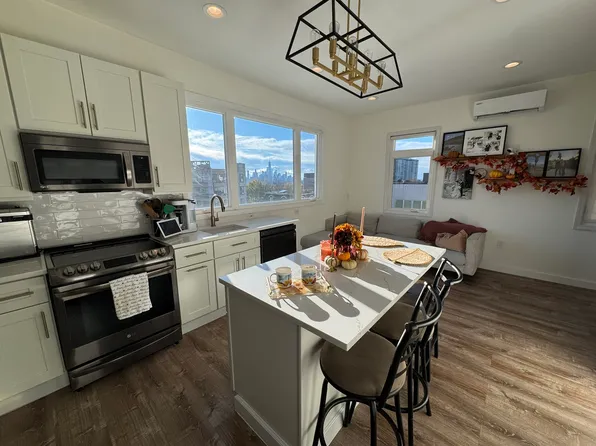 311 7th Street image 6 of 17