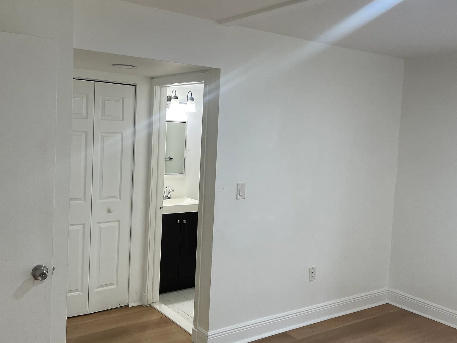 3 bed, 950 sqft, $2,700 — Photo 4