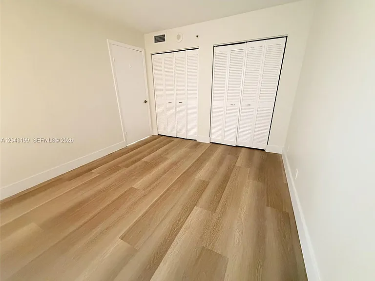 2625 Collins Ave #215 — Photo 20