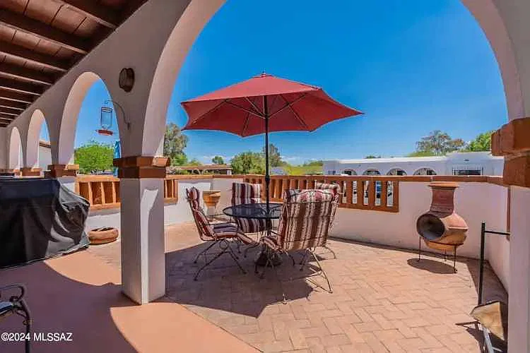 402 S Paseo Pena — Photo 2