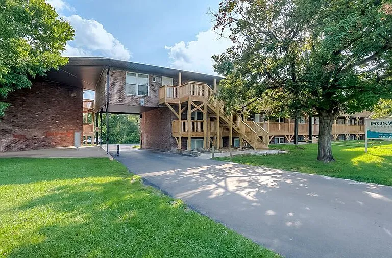 2021 Cambridge Dr #38 — Photo 7