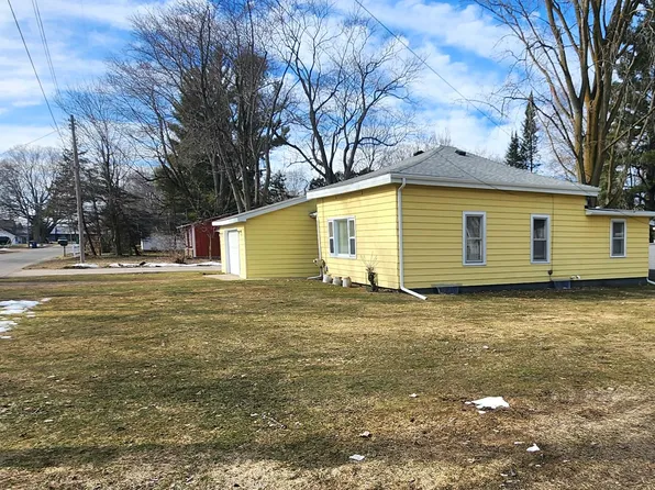 225 E Fargo St, Sheridan, MI 48884
