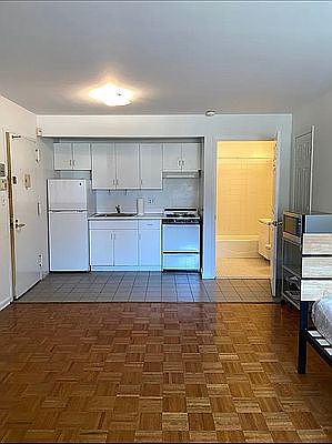 5th image of 7533 113th St APT 1F