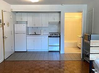 7535 113th St APT 1F, Forest Hills, NY 11375