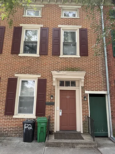 122 S West St Photo 1