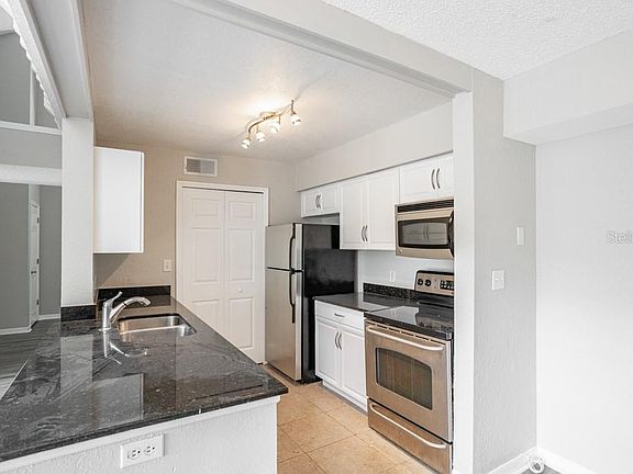 5th image of 3313 Haviland Ct APT 303