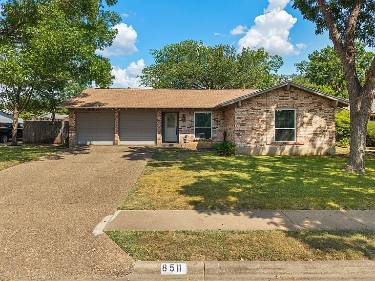 8511 Daleview Dr — Photo 2
