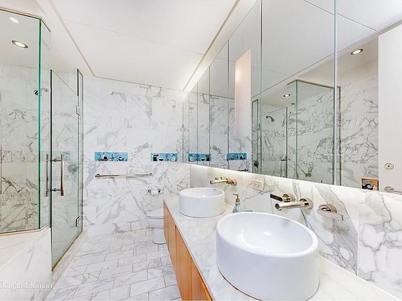4th image of 18 W 48th St APT 8E