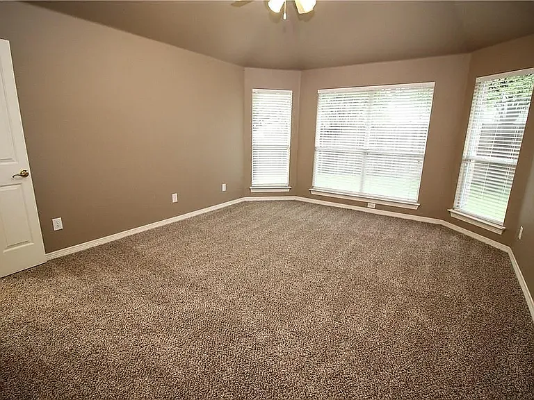 11902 Cobblestone Dr — Photo 17