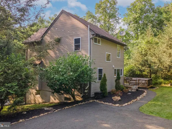 41 Gressley Rd, Fleetwood, PA 19522