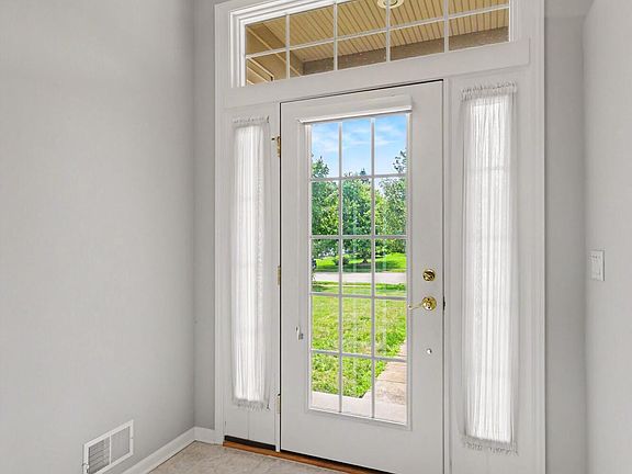 5th image of 24 Dickens St
