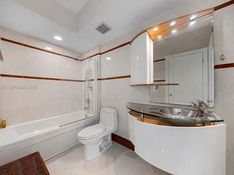 110 Washington Ave #2505 — Photo 11