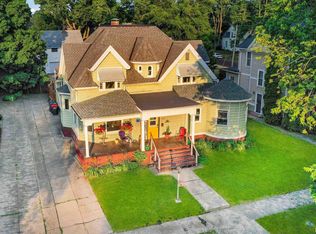 1120 S 4th St, Pekin, IL