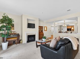 7101 Ravenscroft Rd, Clifton, NJ 07013