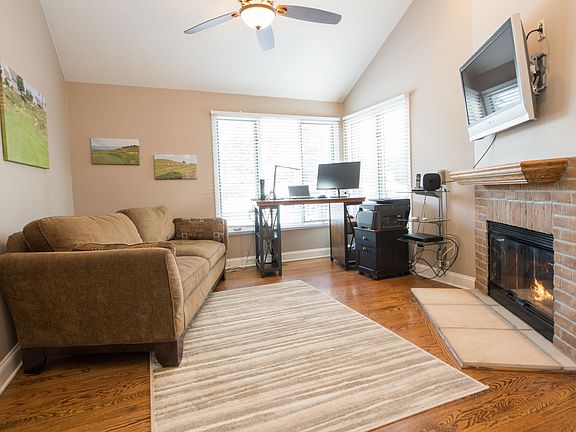 4th image of 10504 Brookridge Ct