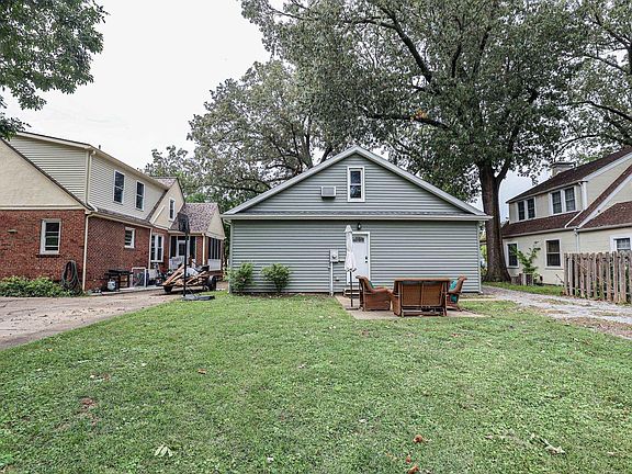5th image of 3218 Jefferson St