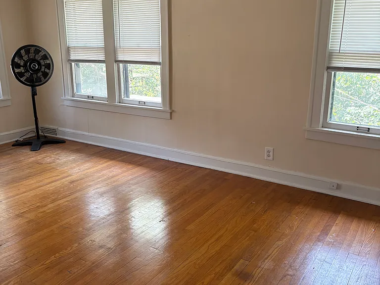 Upstairs bedroom.