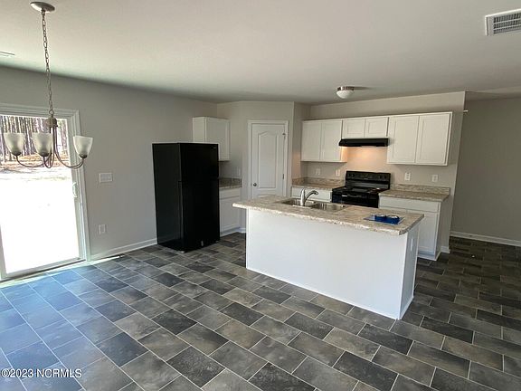 4th image of 219 Desert Orchid Cir