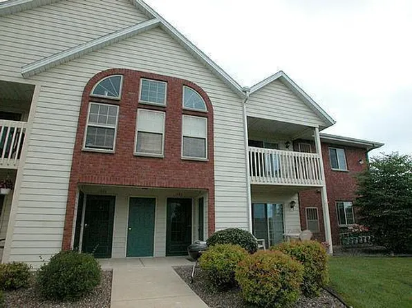 1950 Parknoll Ln, Port Washington, WI 53074